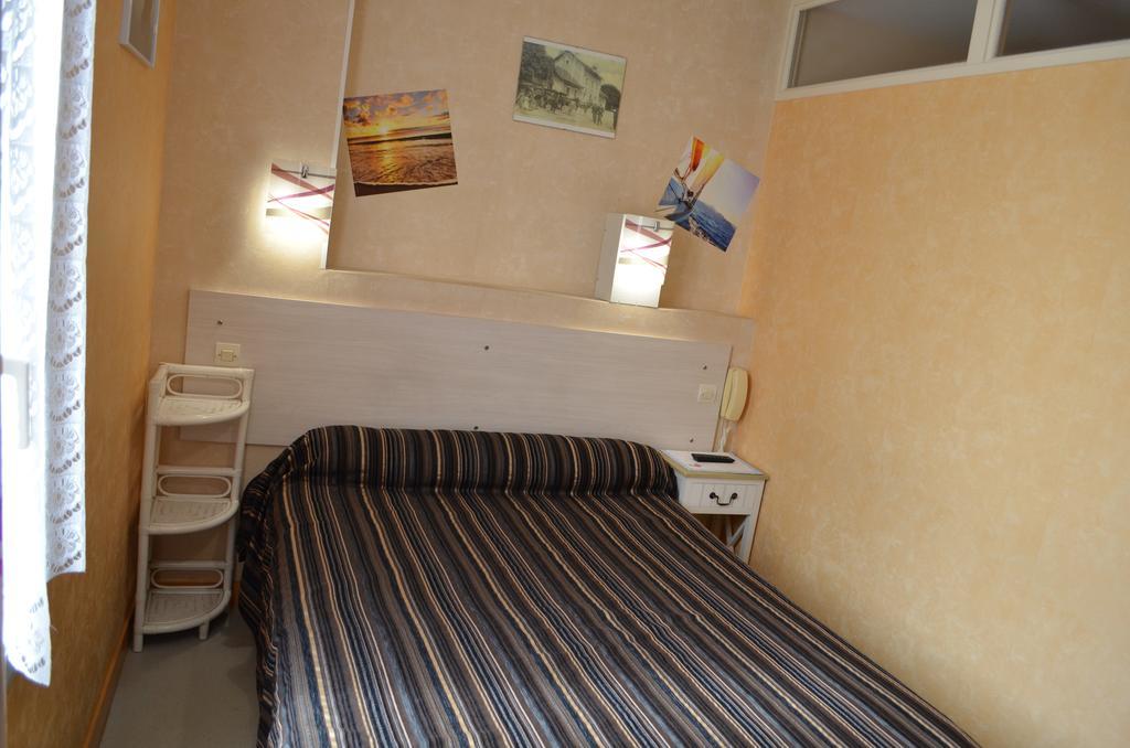 Hotel De L'Arrivee フラ 部屋 写真